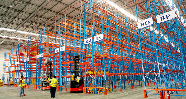 Standard pallet rack